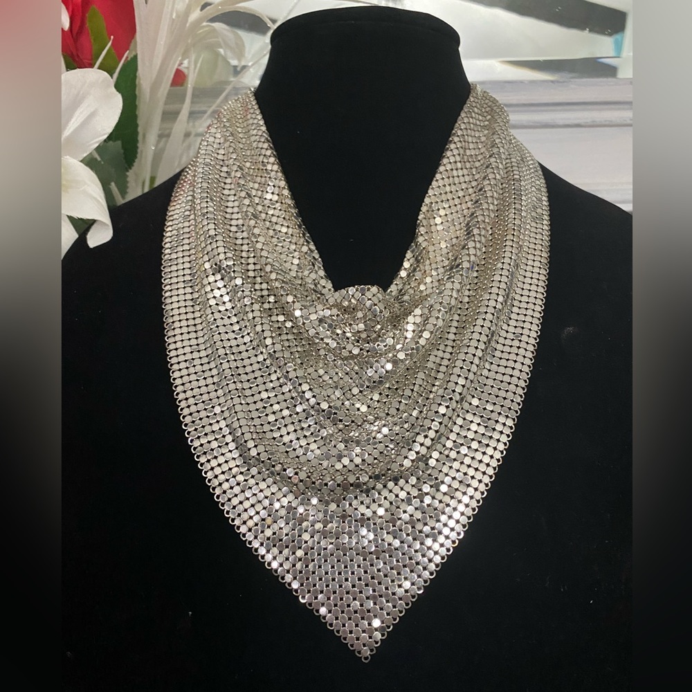 TURNER BIB MESH NECKLACE - Picture 2 of 6